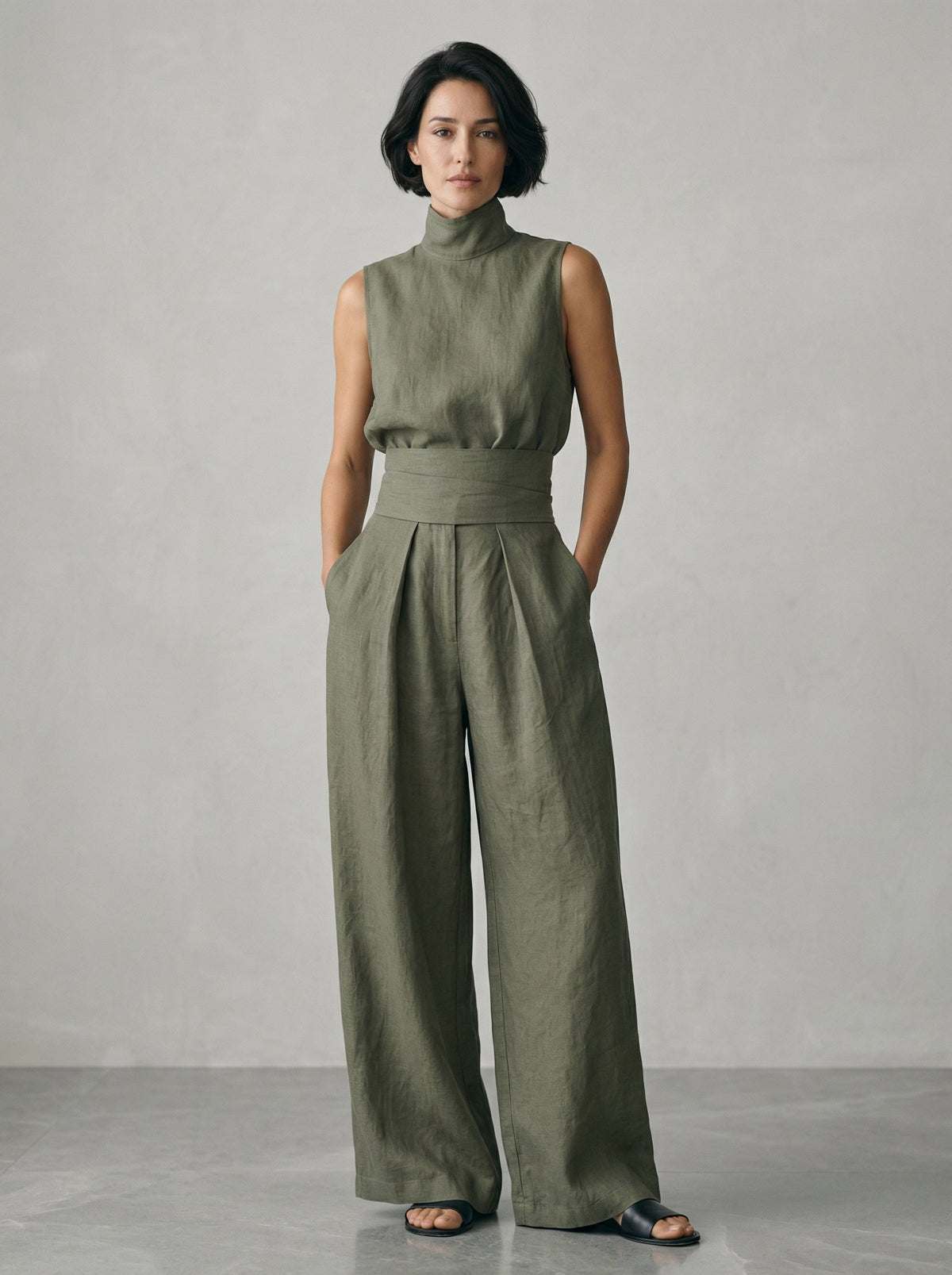 ESSENTIAL - Conjunto minimalista con top sin mangas